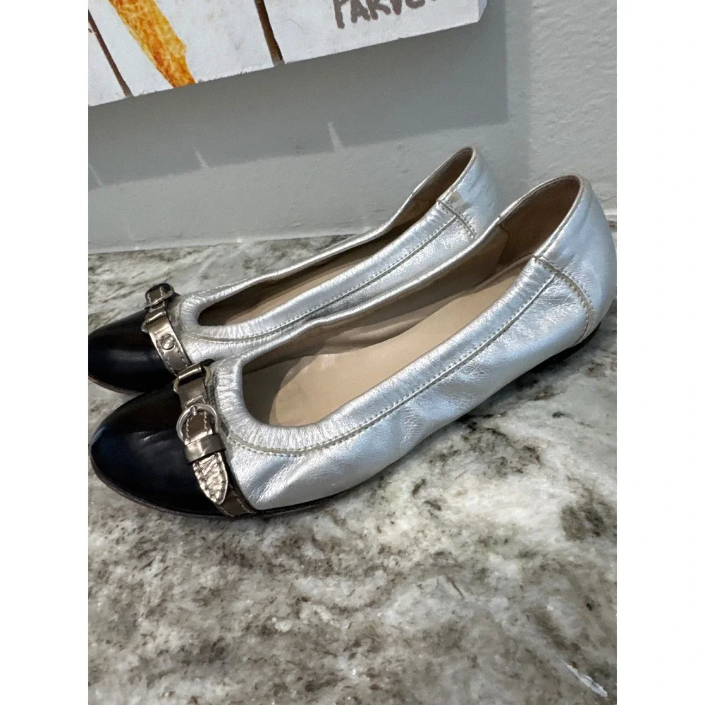 AGL Attilio Giusti Leombruni Monika flats‎ silver black patent cap toe buckle